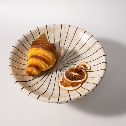 Black and White Striped Resin Fruit Plate – Retro Creative Dessert Stand
