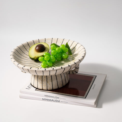 Black and White Striped Resin Fruit Plate – Retro Creative Dessert Stand
