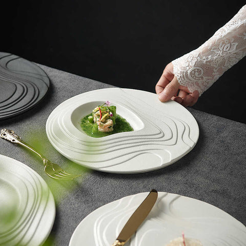 Luxury Ceramic Western Plate – Modern Ripple Texture Fine Dining Plate