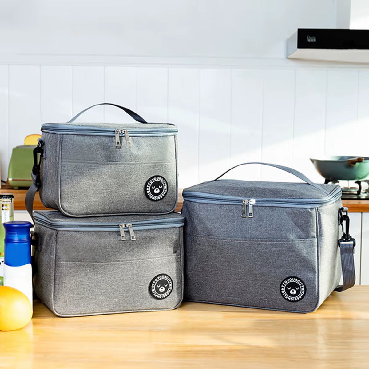 Insulated tote walls