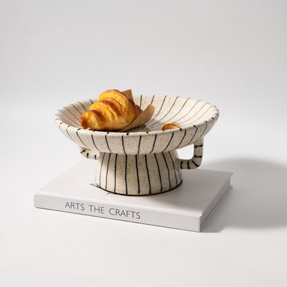 Black and White Striped Resin Fruit Plate – Retro Creative Dessert Stand