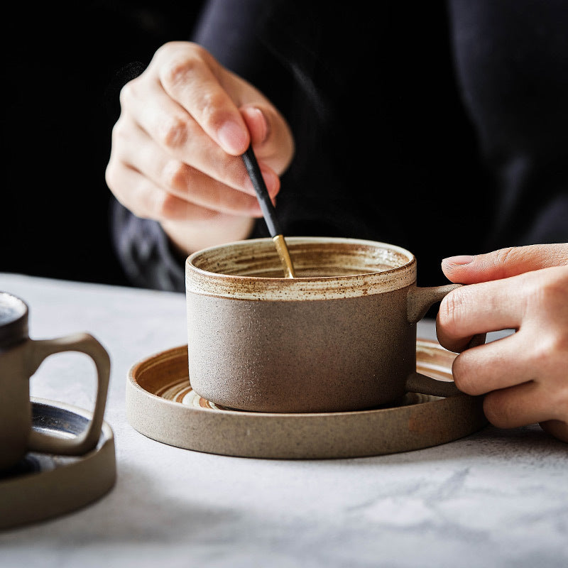Keeps coffee warm