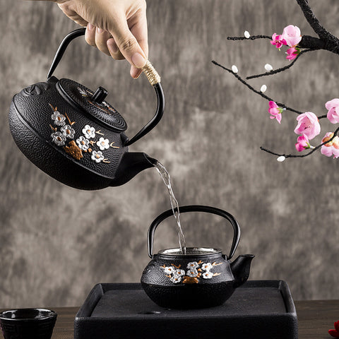 800ml Black Cast Iron Tea Kettle with Floral Art