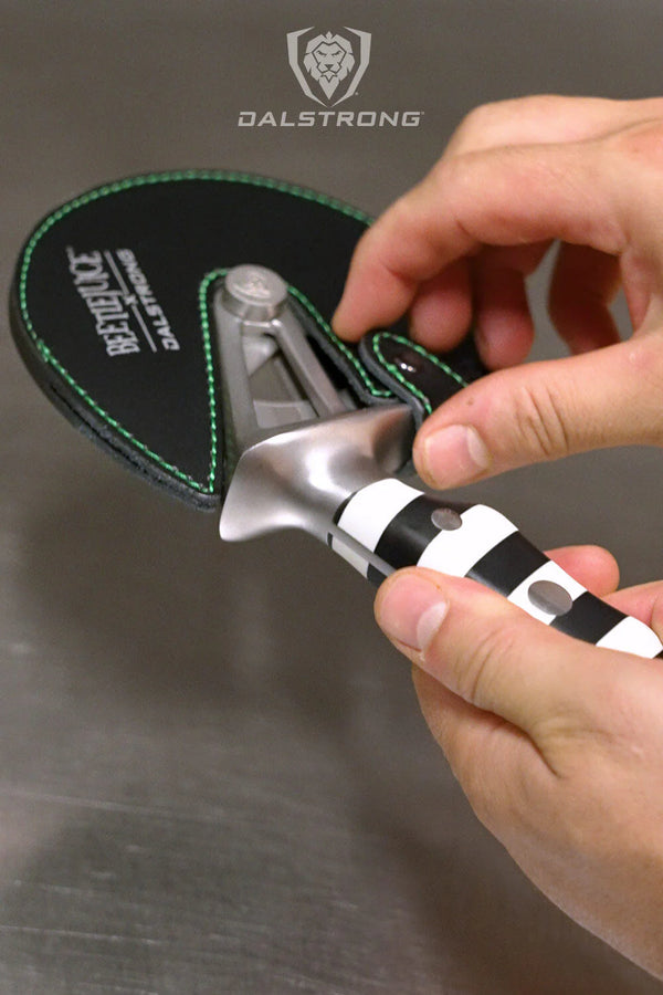 Pizza Wheel & Cutter | Beetlejuice™ Edition |  ©