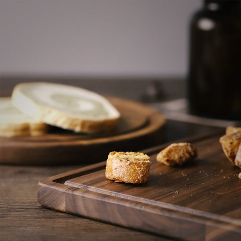 Round Resin & Wood Serving Board – Food-Safe Design