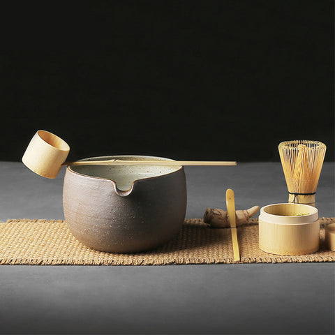 900ml Japanese-Style Ceramic Matcha Bowl with Bamboo Ladle