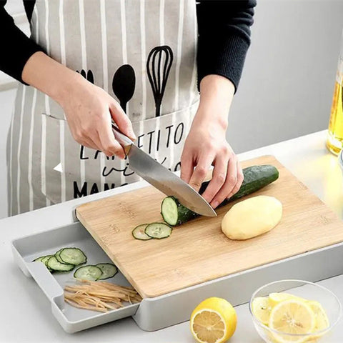 Bamboo Cutting Board with Slide-Out Tray – 32.5 × 24.5 cm