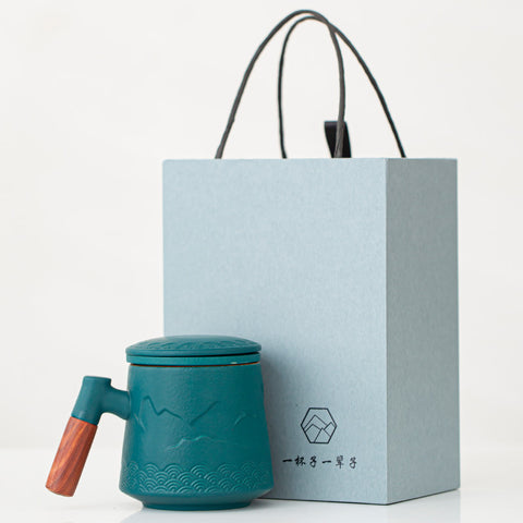 Japanese-Style Porcelain Mug with Wooden Handle – Premium Gift Box Edition
