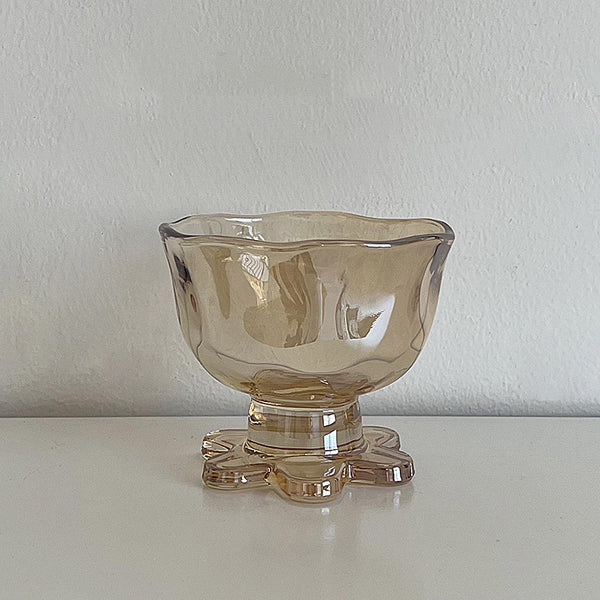 Wudy Kitchen Wudy Bloom Ice Cream Cup — petal-form borosilicate glass, 240ml — close-up detail on walnut surface