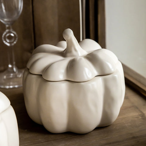 Porcelain Pumpkin Bowl with Lid – Matte Glaze, Microwave-Safe