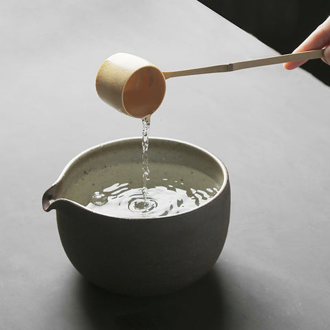 900ml Japanese-Style Ceramic Matcha Bowl with Bamboo Ladle